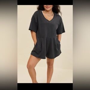 Aerie Women’s V-Neck Romper Size L Brand New